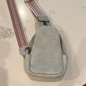 VEGAN GRAY LEATHER CROSSBODY/sling bag